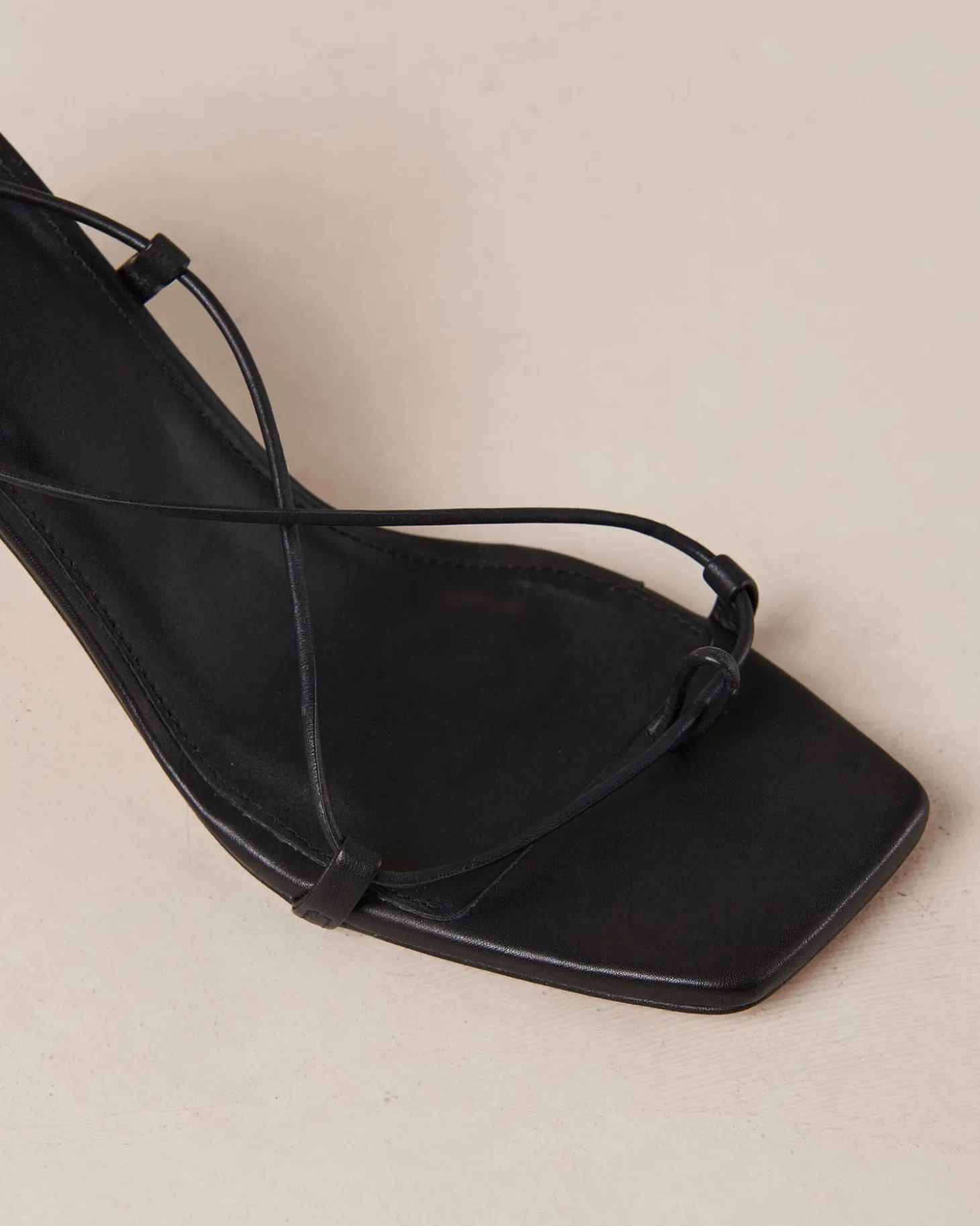 Alohas Bellini Black