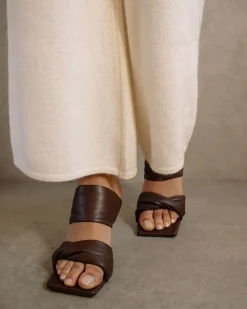 Alohas Twist Strap Heel Coffee Brown