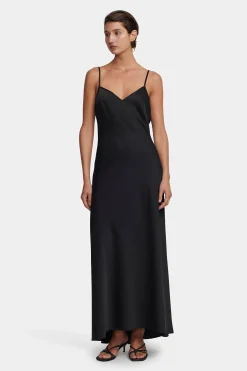 Essential Slip Black