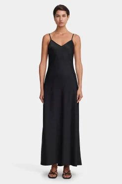 Timeless Slip Black